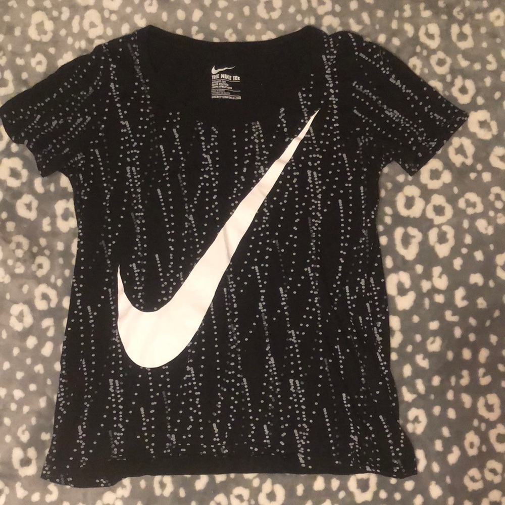 Nike Black and White T-Shirt